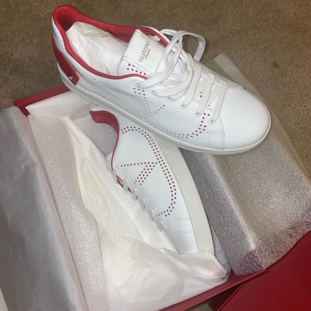 Valentino sneakers . Red and white